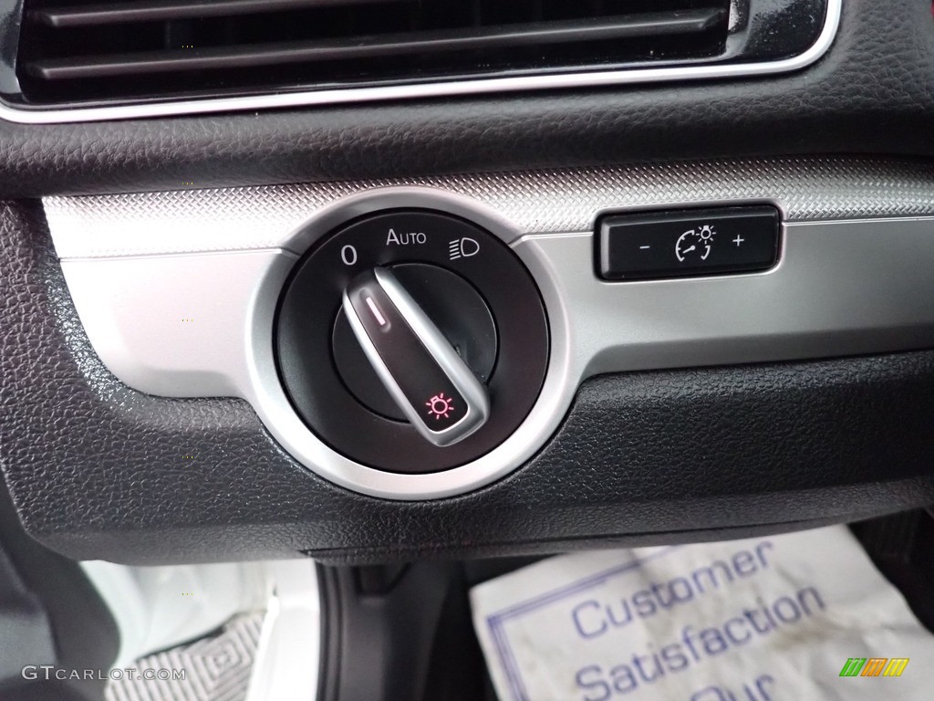 2017 Passat S Sedan - Pure White / Titan Black photo #15
