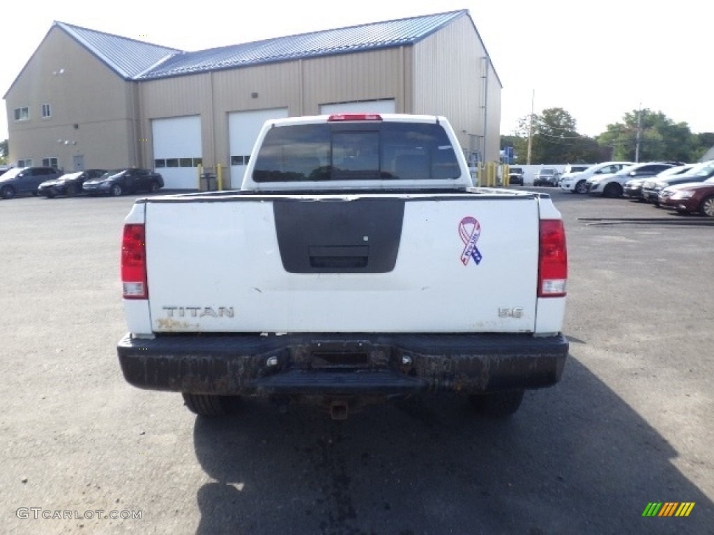 2004 Titan SE King Cab 4x4 - White / Sand/Steel photo #5