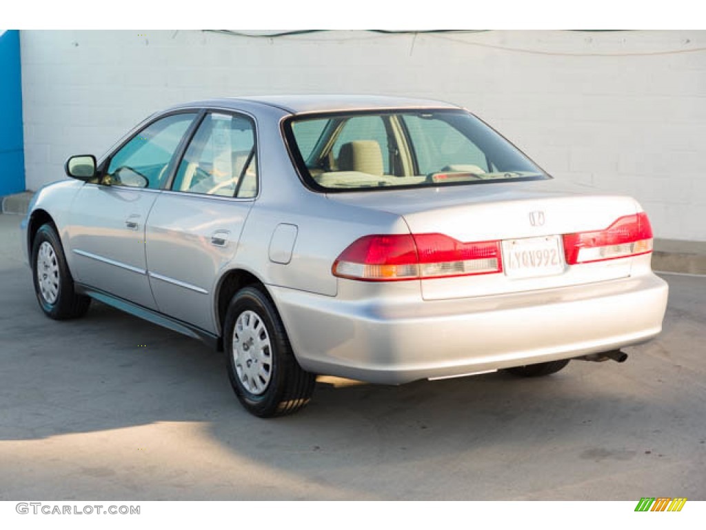 2002 Accord VP Sedan - Satin Silver Metallic / Quartz Gray photo #2