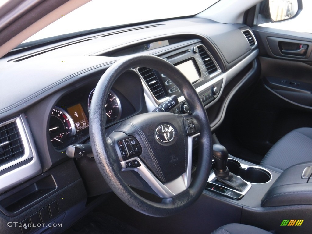 2016 Highlander LE - Silver Sky Metallic / Ash photo #17