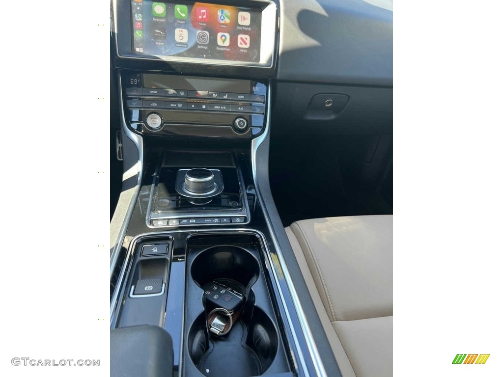2019 Jaguar XE Premium Controls Photos