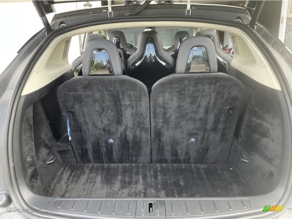2016 Tesla Model X 75D Trunk Photo #144943914