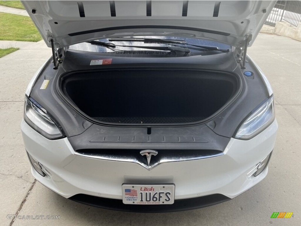 2016 Tesla Model X 75D Trunk Photo #144943944