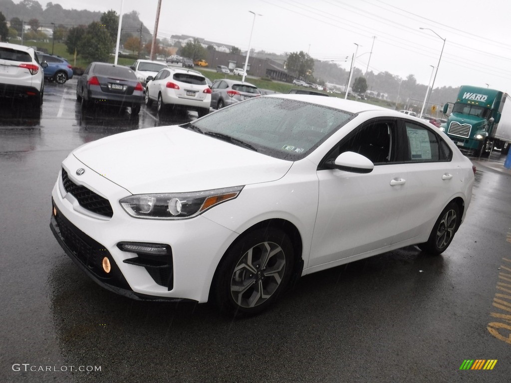 2021 Forte FE - Clear White / Black photo #5