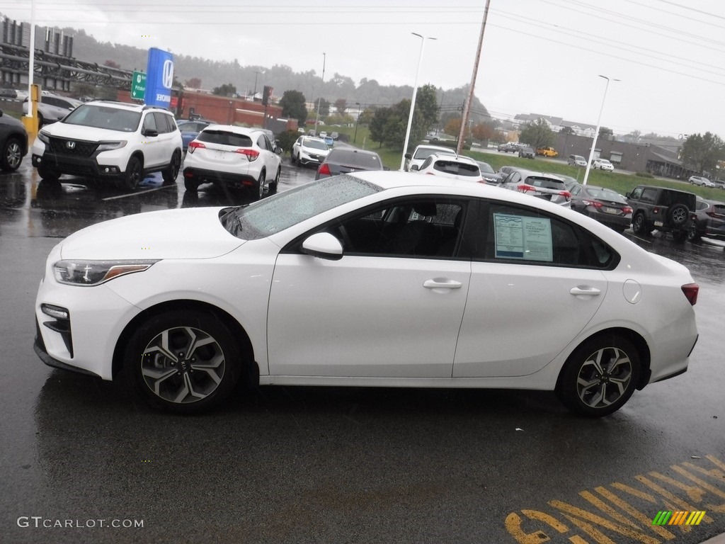 2021 Forte FE - Clear White / Black photo #6
