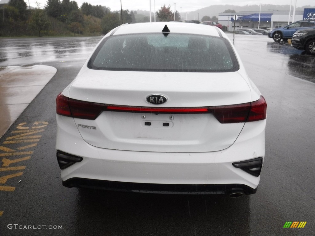2021 Forte FE - Clear White / Black photo #8