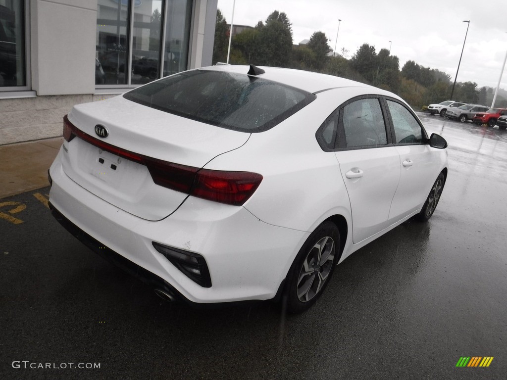2021 Forte FE - Clear White / Black photo #9