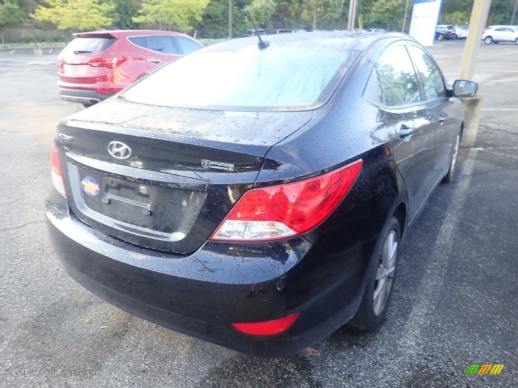 2013 Accent GLS 4 Door - Ultra Black / Gray photo #4