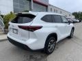 2022 Wind Chill Pearl Toyota Highlander XLE AWD  photo #9