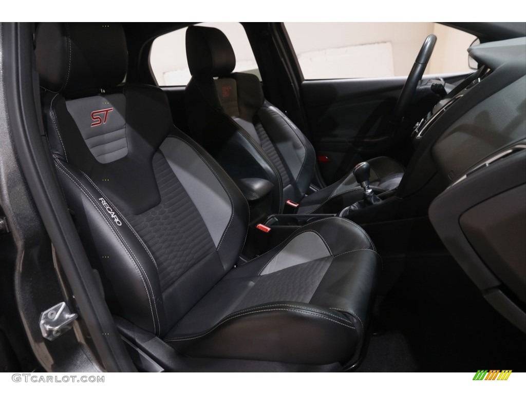 2016 Focus ST - Magnetic / Charcoal Black/Smoke Storm Partial Recaro Leather photo #17