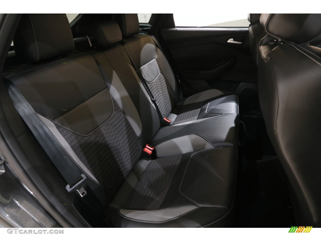 2016 Focus ST - Magnetic / Charcoal Black/Smoke Storm Partial Recaro Leather photo #18