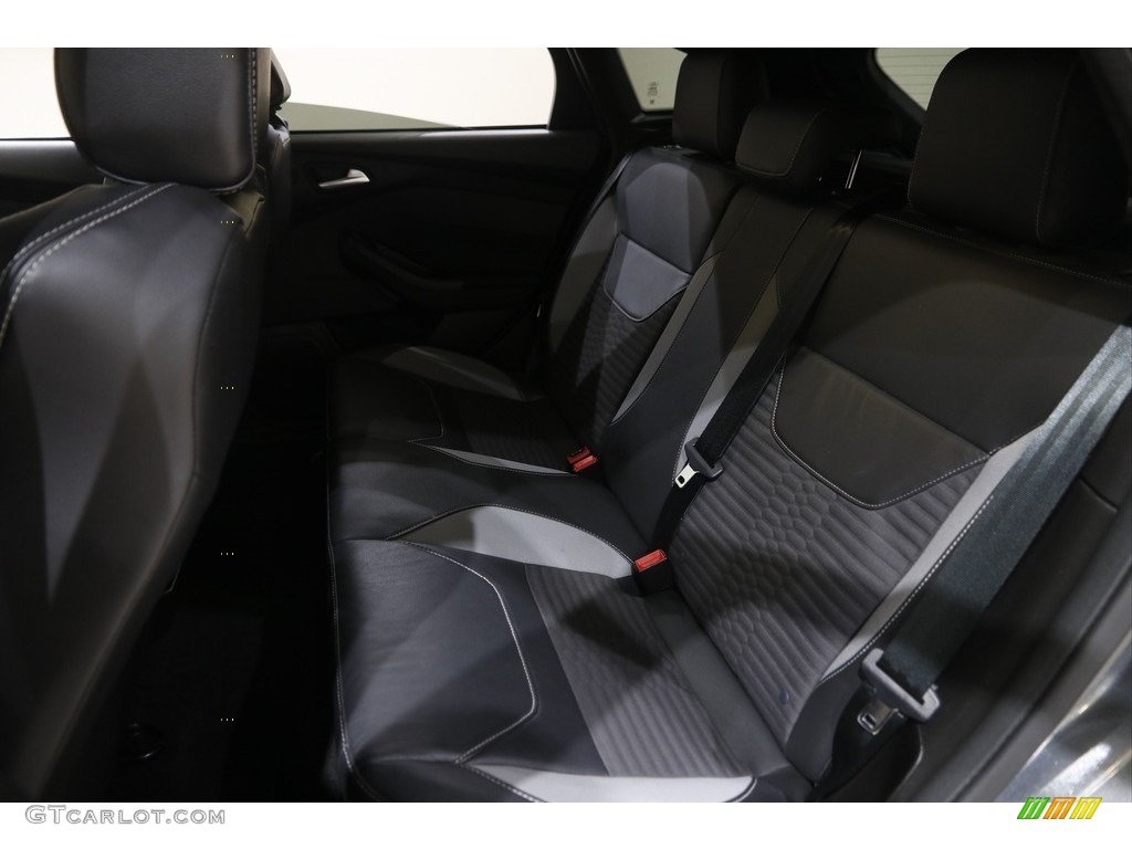 2016 Focus ST - Magnetic / Charcoal Black/Smoke Storm Partial Recaro Leather photo #19