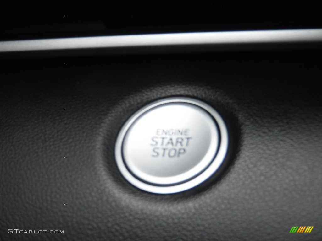 2022 Elantra SEL - Silver / Black photo #16