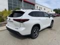 2022 Wind Chill Pearl Toyota Highlander XLE AWD  photo #9