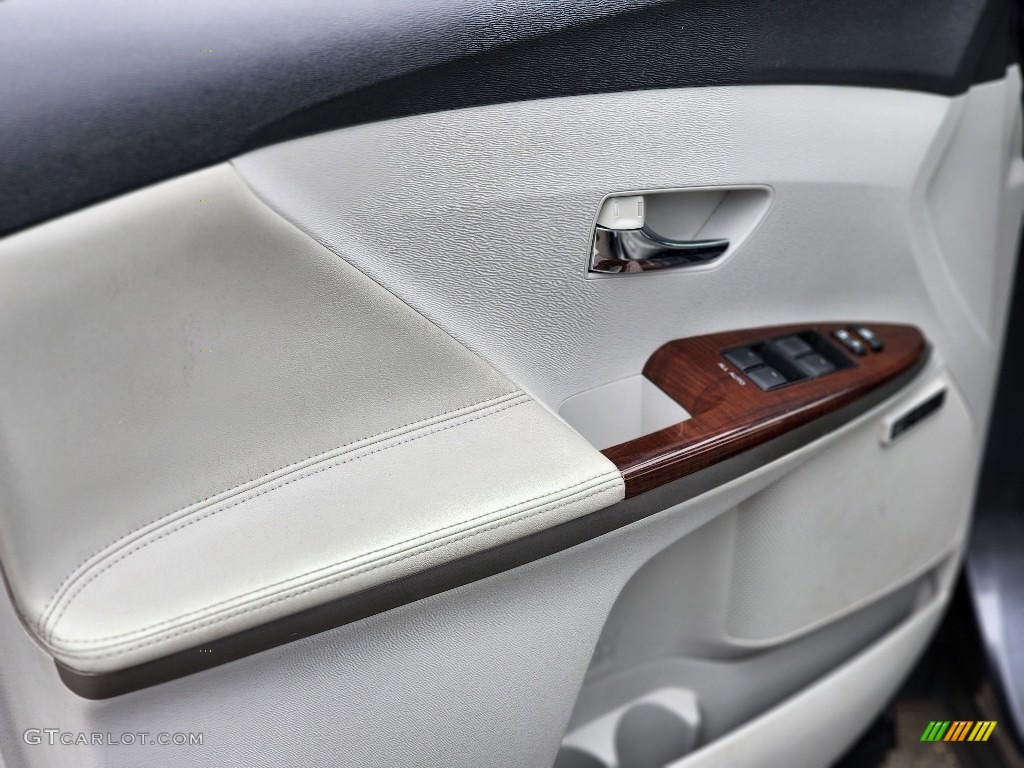 2012 Venza XLE AWD - Magnetic Gray Metallic / Light Gray photo #27