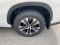 2022 Wind Chill Pearl Toyota Highlander XLE AWD  photo #29