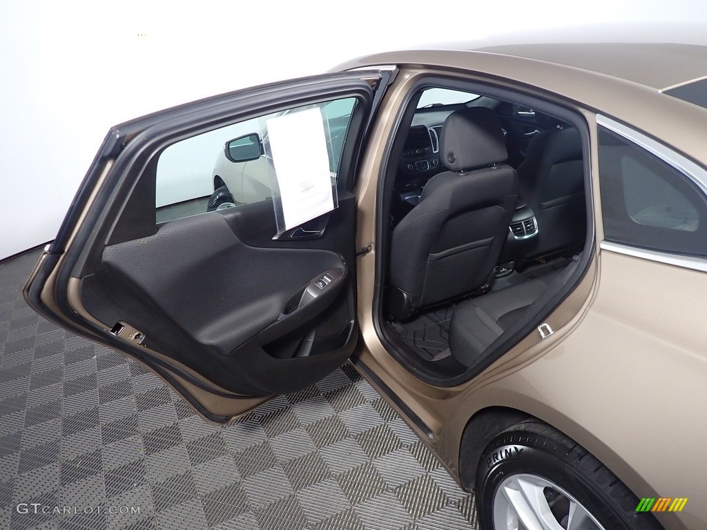 2018 Malibu LT - Sandy Ridge Metallic / Jet Black photo #30