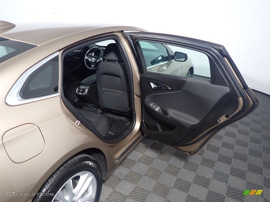 2018 Malibu LT - Sandy Ridge Metallic / Jet Black photo #32