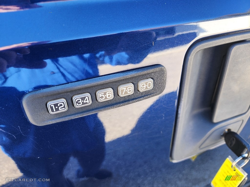 2008 F350 Super Duty Lariat Crew Cab 4x4 - Dark Blue Pearl Metallic / Camel photo #12