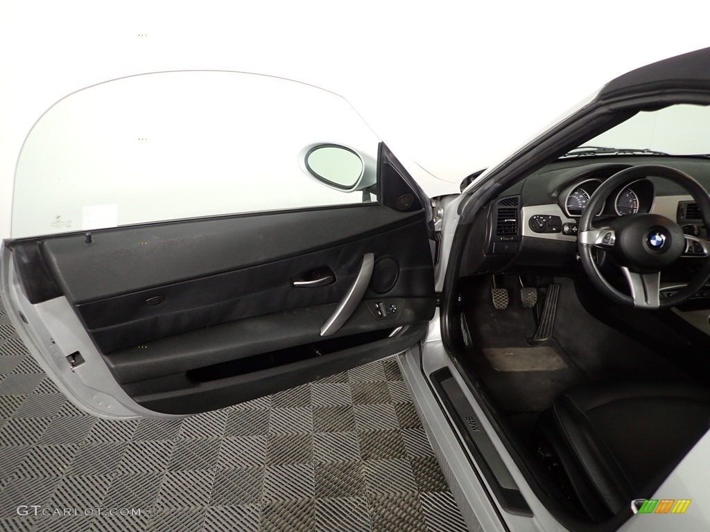 2005 Z4 2.5i Roadster - Titanium Silver Metallic / Black photo #9
