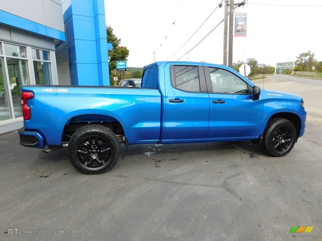 2022 Silverado 1500 Custom Double Cab 4x4 - Glacier Blue Metallic / Jet Black photo #7