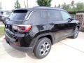 Diamond Black Crystal Pearl - Compass Trailhawk 4x4 Photo No. 5