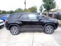 Diamond Black Crystal Pearl - Compass Trailhawk 4x4 Photo No. 6