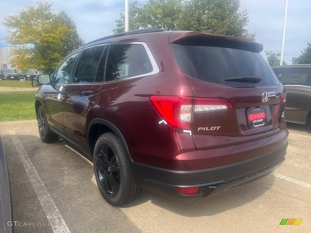 2022 Pilot Special Edition AWD - Deep Scarlet Pearl / Beige photo #5