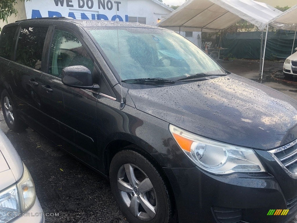 2011 Routan SE - Twilight Gray Metallic / Aero Gray photo #2