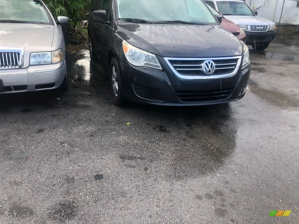 2011 Routan SE - Twilight Gray Metallic / Aero Gray photo #3
