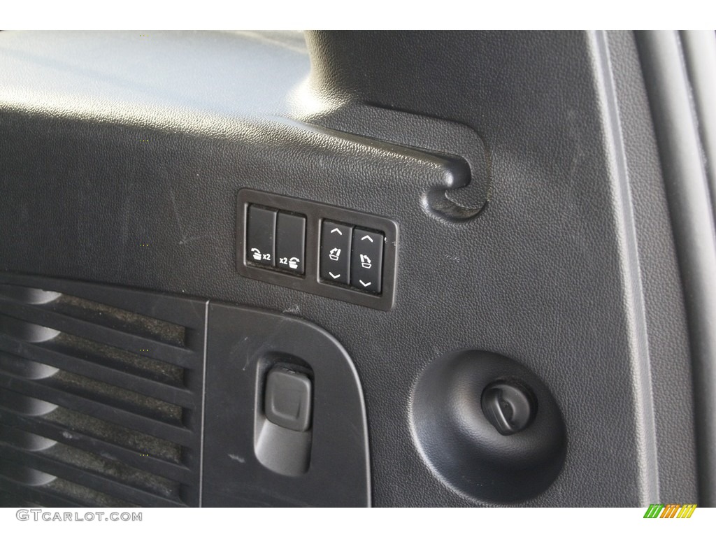 2020 Suburban Premier 4WD - Black / Jet Black photo #16