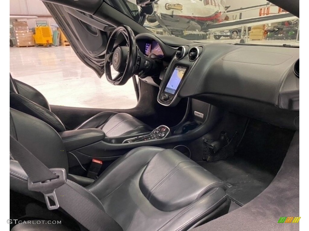 2017 McLaren 570GT Coupe Front Seat Photos