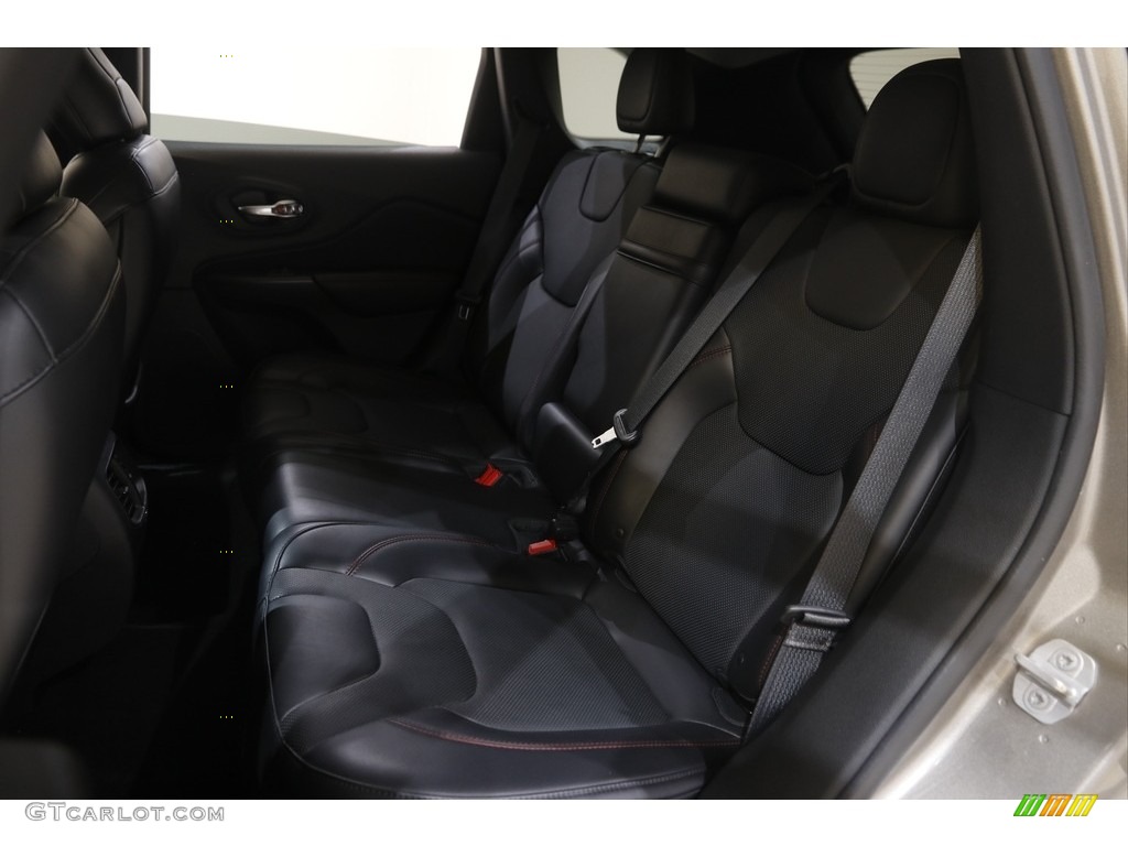 2019 Cherokee Trailhawk Elite 4x4 - Light Brownstone Pearl / Black photo #19