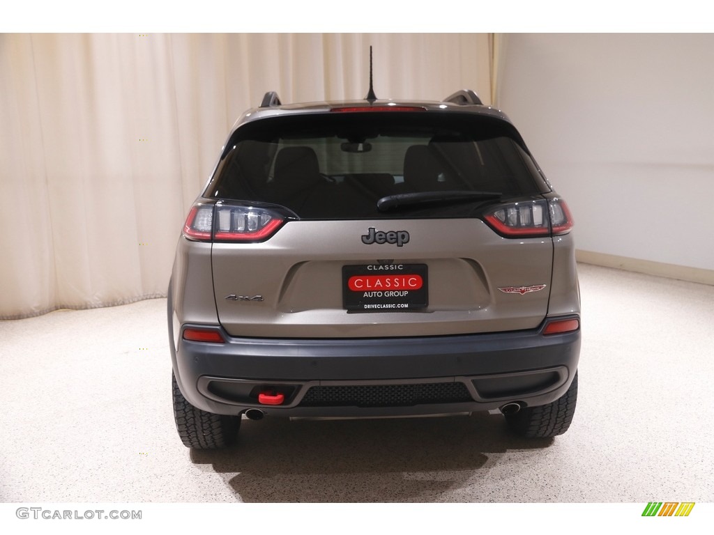 2019 Cherokee Trailhawk Elite 4x4 - Light Brownstone Pearl / Black photo #20