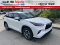 2022 Wind Chill Pearl Toyota Highlander XLE AWD  photo #1