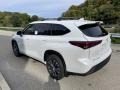 2022 Wind Chill Pearl Toyota Highlander XLE AWD  photo #2