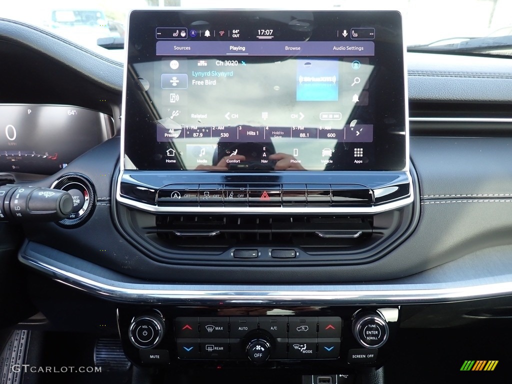 2022 Jeep Compass High Altitude 4x4 Controls Photos
