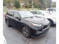 2020 Midnight Black Metallic Toyota Highlander XLE AWD  photo #2