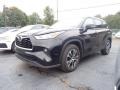 2020 Midnight Black Metallic Toyota Highlander XLE AWD  photo #6