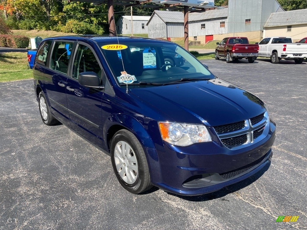 2016 Grand Caravan American Value Package - True Blue Pearl / Black/Sandstorm photo #9