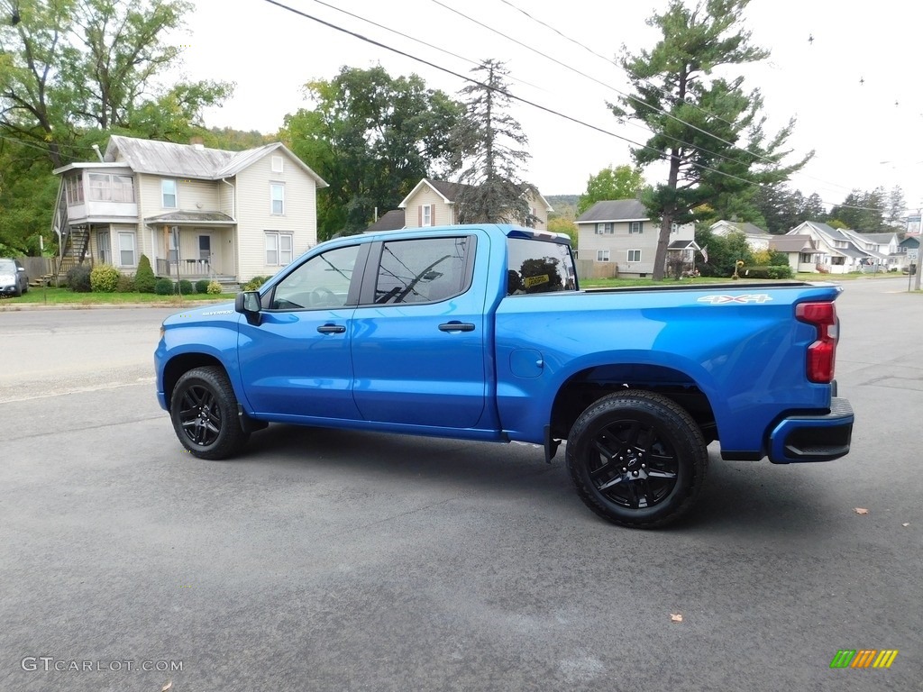 2022 Silverado 1500 Custom Crew Cab 4x4 - Glacier Blue Metallic / Jet Black photo #4
