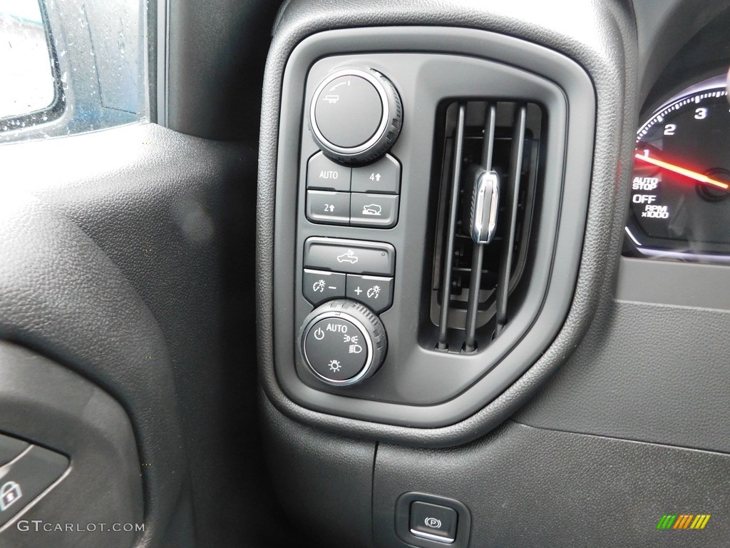 2022 Silverado 1500 Custom Crew Cab 4x4 - Glacier Blue Metallic / Jet Black photo #30