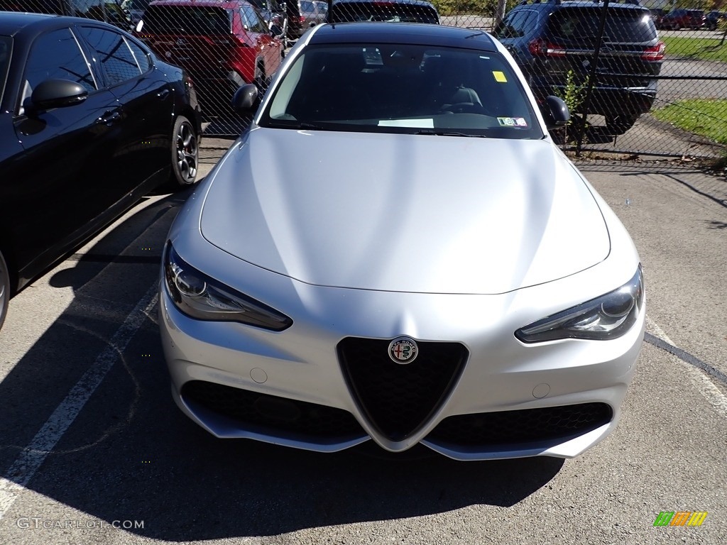 2019 Giulia Ti Sport Carbon AWD - Silverstone Gray Metallic / Black photo #2