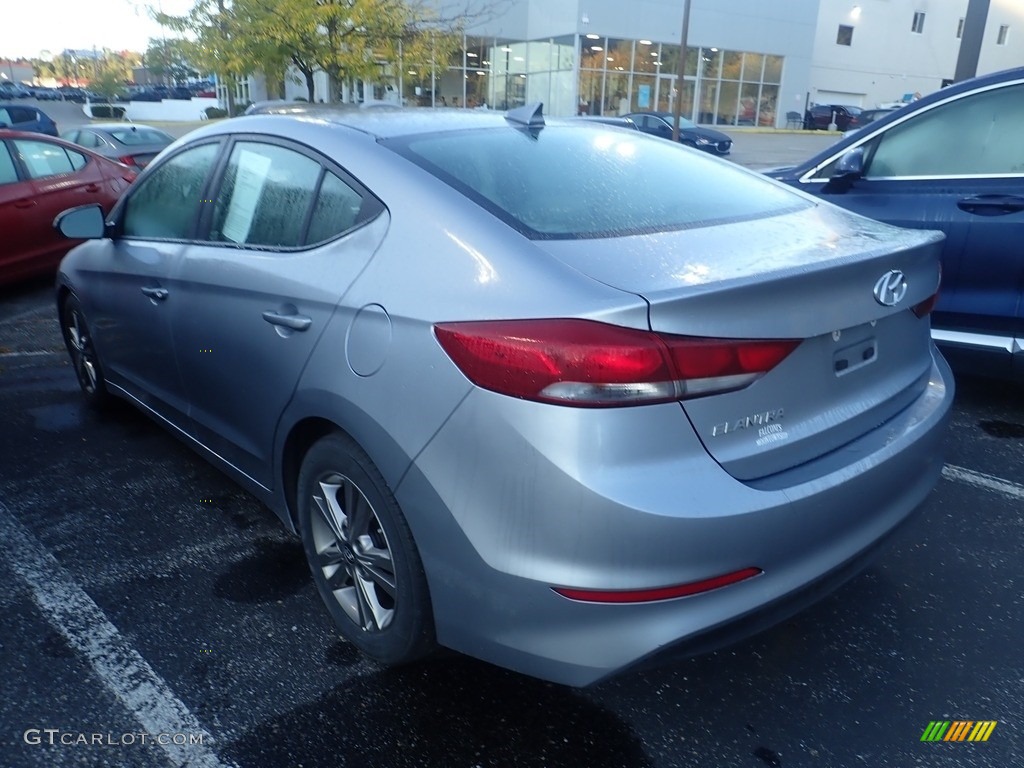 2017 Elantra SE - Gray / Gray photo #2