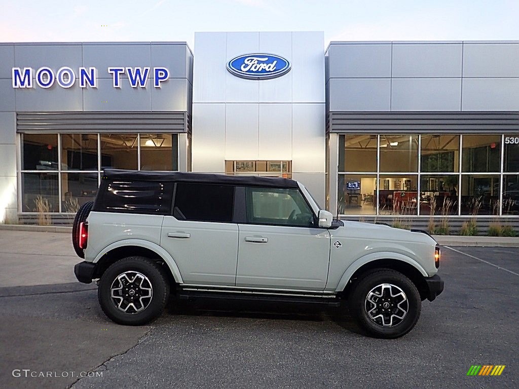 2022 Bronco Outer Banks 4x4 4-Door - Cactus Gray / Space Gray/Navy Pier photo #1