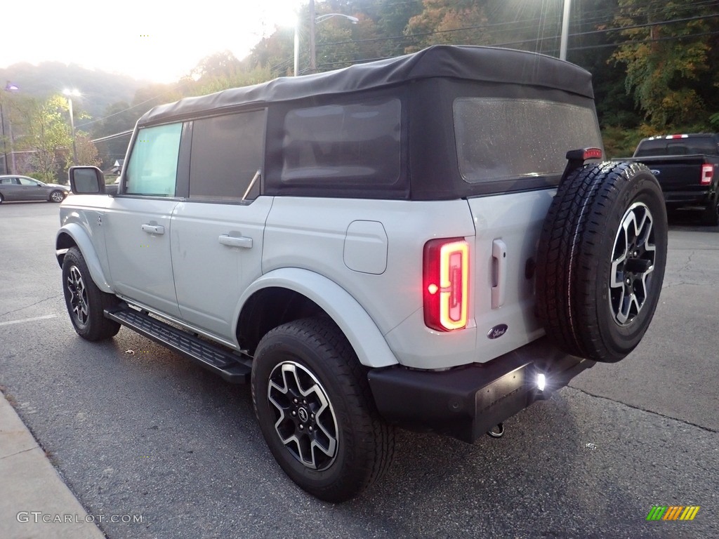 2022 Bronco Outer Banks 4x4 4-Door - Cactus Gray / Space Gray/Navy Pier photo #5