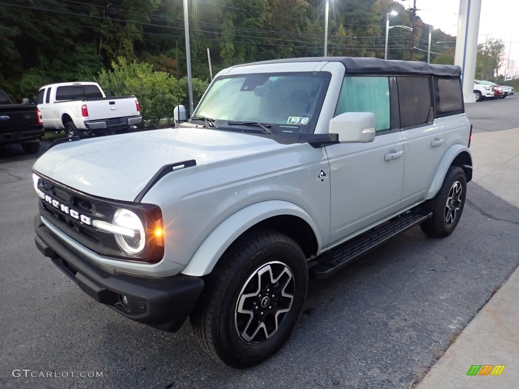 Cactus Gray 2022 Ford Bronco Outer Banks 4x4 4-Door Exterior Photo #144984036