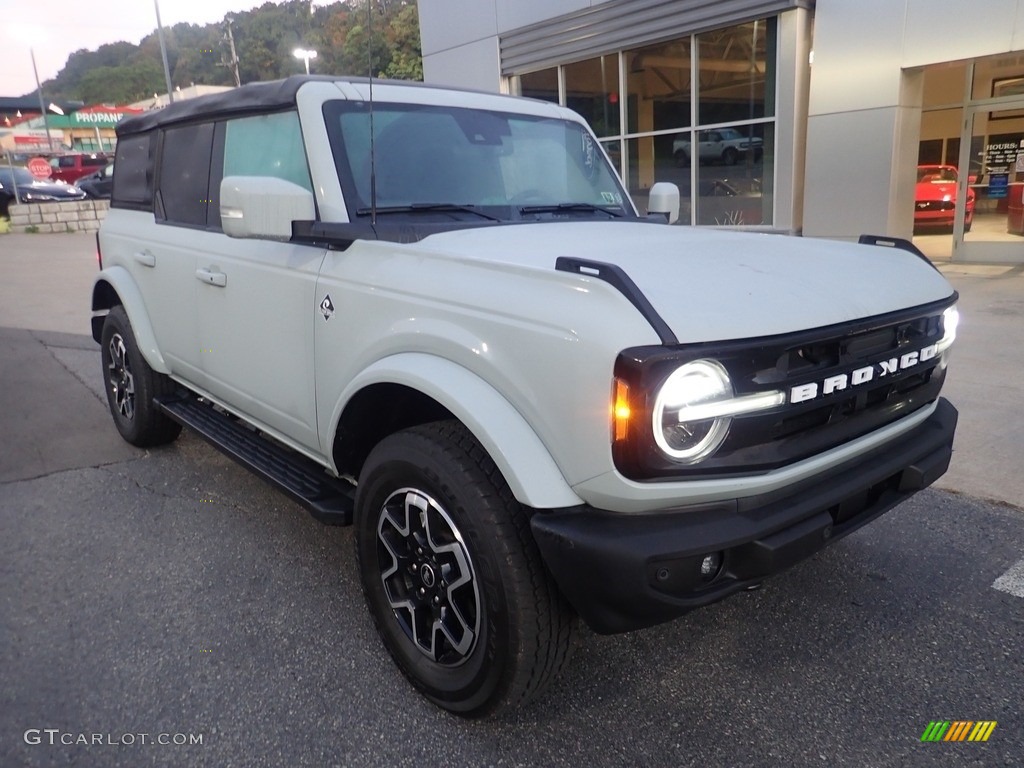 Cactus Gray 2022 Ford Bronco Outer Banks 4x4 4-Door Exterior Photo #144984094