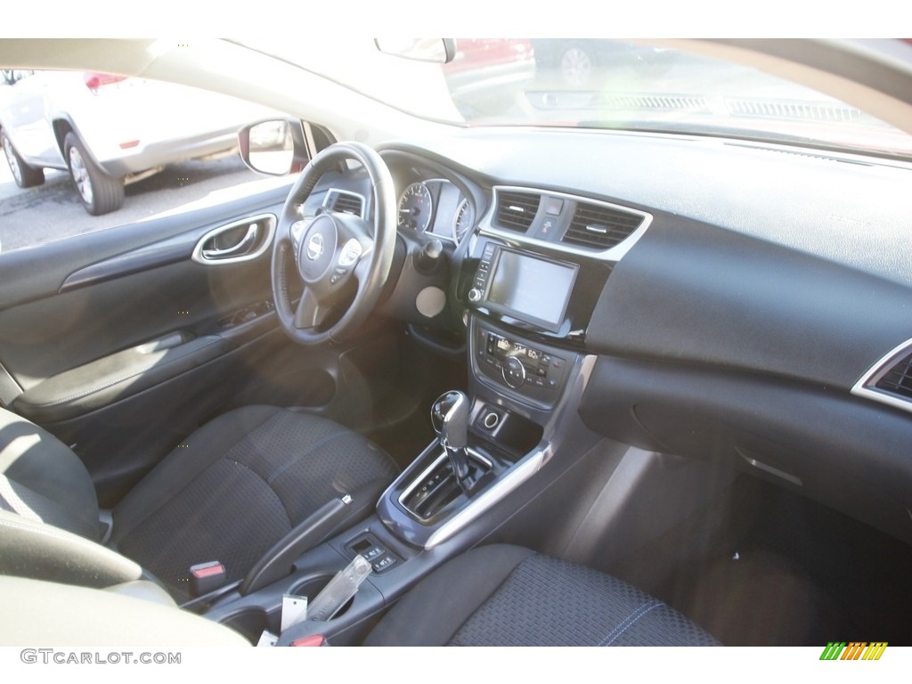 2019 Sentra SR - Red Alert / Charcoal photo #15