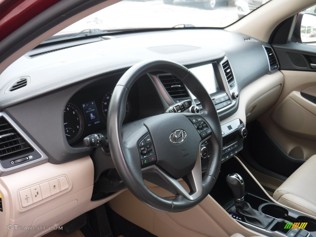 2017 Tucson SE AWD - Ruby Wine / Beige photo #12